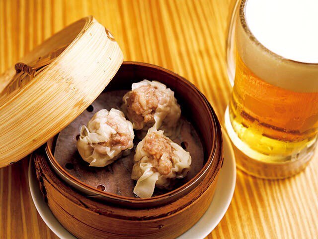 東京カレンダー 肉の味わいが濃い 中華の名店出身の主人が作る絶品 シュウマイ 東京カレンダー 東カレ シュウマイ 牛込神楽坂 居酒屋 十六公厘 Ciao Nihon