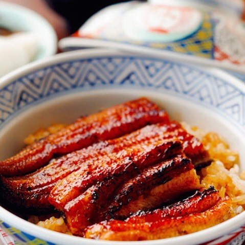 東京カレンダー ひょうたん屋 の 鰻丼 蒸さずに焼く関西風は 炭火の芳ばしい香りとパリッとした皮目が特徴 東京カレンダー 東カレ 銀座 ひょうたん屋 鰻丼 Ciao Nihon 東京カレンダー ひょうたん屋 の 鰻丼 蒸さずに焼く関西風は 炭火の芳ばしい香りとパリッとした皮目が特徴 東京カレンダー 東カレ 銀座 ひょうたん屋 鰻丼 Ciao Nihon