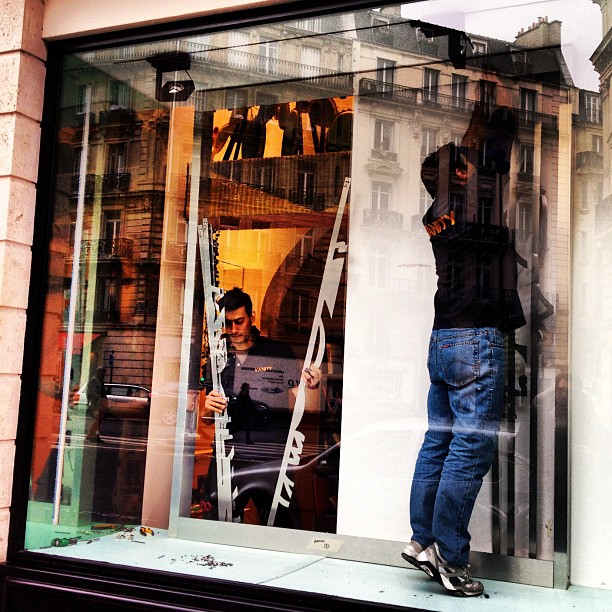 KENZO It's on! KENZO holiday windows soon revealed!... Ciao Nihon