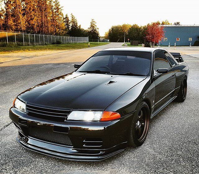 Nissan Super clean, super mean. R32 OMGTR SkylineSunday 