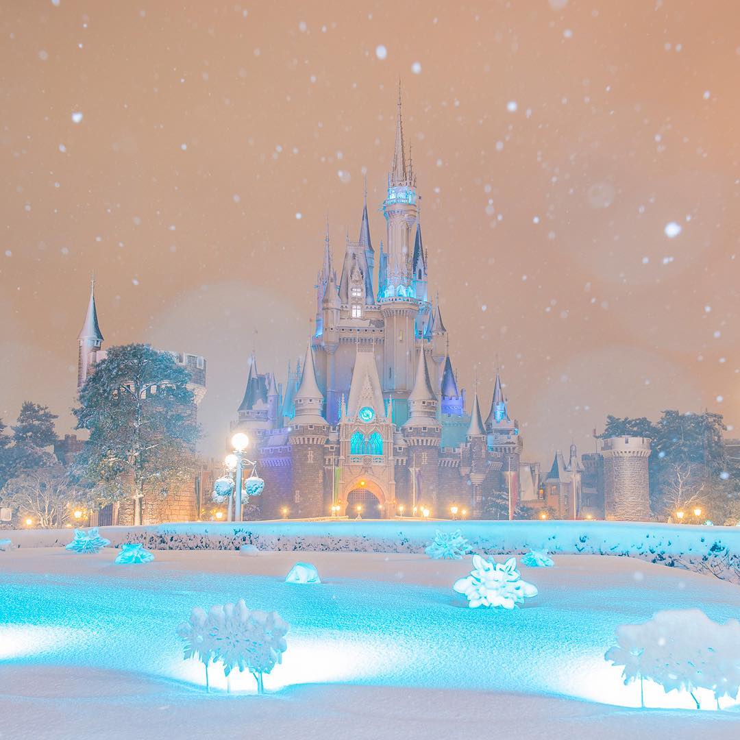 Tokyo Disney Resort Are We In Arendelle 夢 魔法 それとも Snow Annaandelsasfrozenfantasy Cinderellaca Ciao Nihon