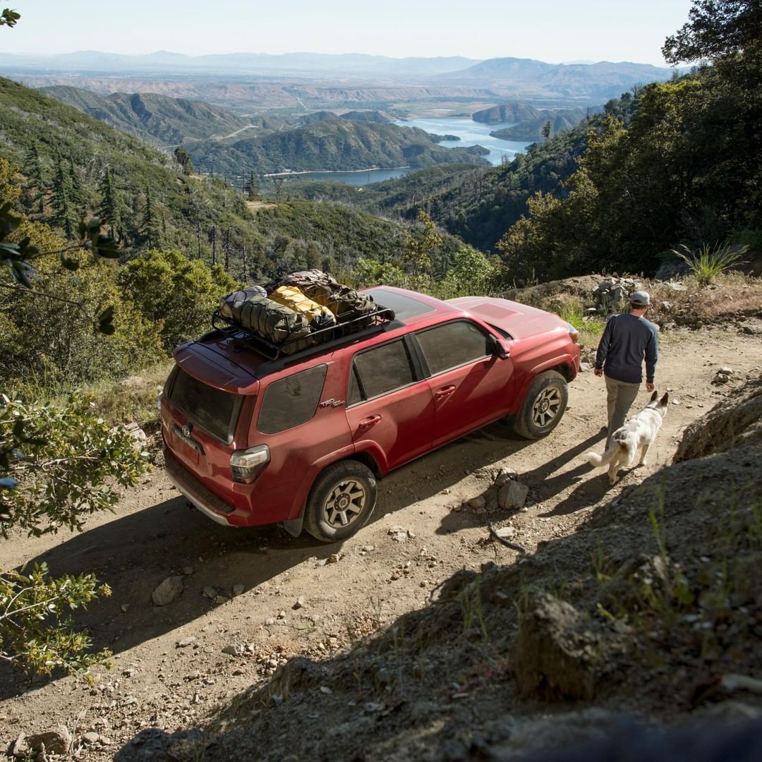 Toyota 4Runner’s proven bodyonframe construction has helped it