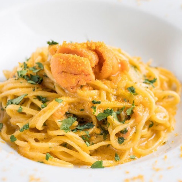 東京カレンダー 生うにをこれでもかとふんだんに使った濃厚パスタ 程よいコシのある生パスタを噛みしめれば 生うにとオリーブオイル ガーリックの濃厚なコクが広がって 思わず悶絶の Ciao Nihon