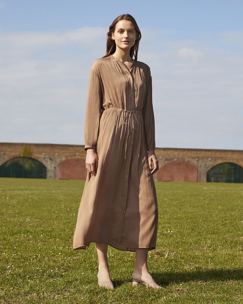 Uniqlo ユニクロ Classy V Neck Dress With A Shimmery Finish Wear Alone Or As A Light Outer Layer Ciao Nihon Uniqlo ユニクロ Classy V Neck Dress With A Shimmery Finish Wear Alone Or As A Light Outer Layer Ciao Nihon