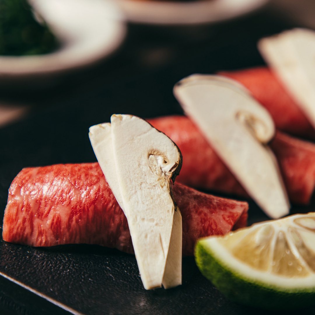 東京カレンダー 新メニュー紹介 焼肉うしごろ 富山産白海老のうしごろユッケ 写真1枚目 旬の富山産白海老と 生食認可店だからこそ提供できるユッケをあわせた贅沢な逸 Ciao Nihon