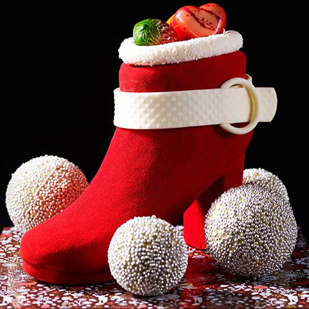 東京カレンダー 圧倒的な再現度に息を呑む 本物にしか見えない真っ赤な靴型チョコレート5品 1 おしゃれサンタの靴 クリスマスという特別な日に サンタクロースが履いてい Ciao Nihon