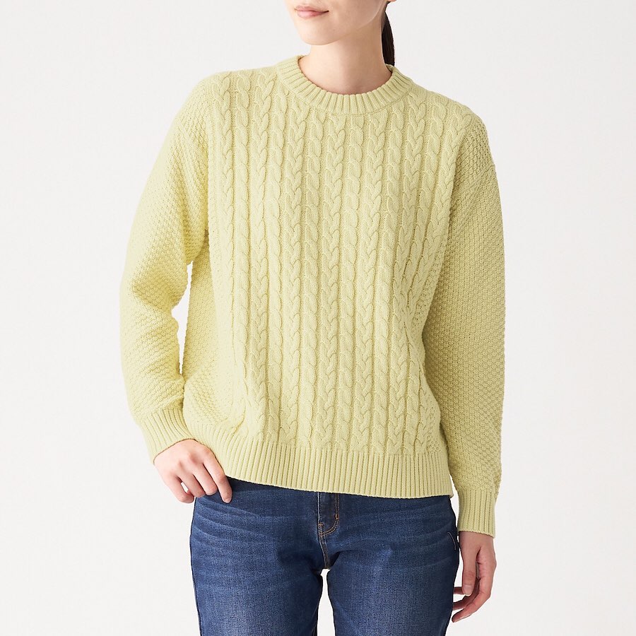 MUJI無印良品: 【新商品】ケーブル柄クルーネックセーター（婦人） - やわらかな肌触りと軽やかさが特長のクルーネックセーターです