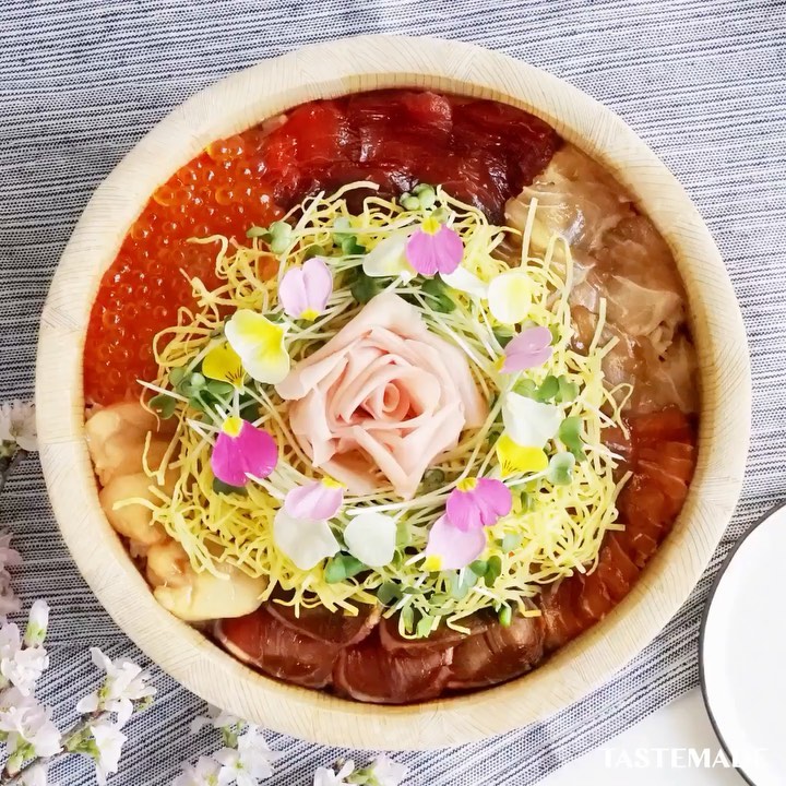Tastemadejapan こんな作り方知ってる 花満開てこね寿司 てこね寿司は伊勢志摩の伝統的な郷土料理です ご家庭でも作りやすいようにアレンジました 皆さん Ciao Nihon Tastemadejapan こんな作り方知ってる 花満開てこね寿司 てこね寿司は伊勢志摩の伝統的な郷土料理です ご家庭でも作りやすいようにアレンジました 皆さん Ciao Nihon