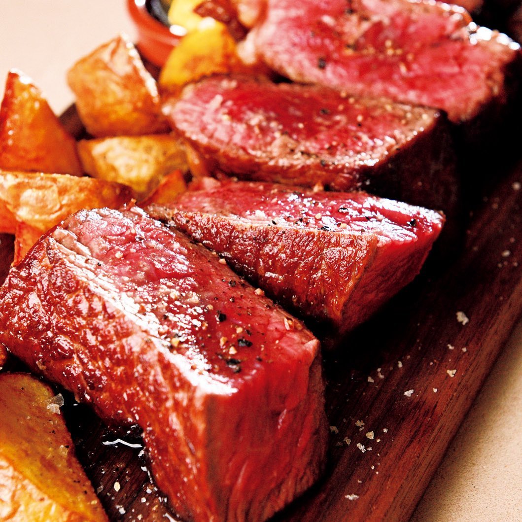 東京カレンダー サクッと肉を噛み切れば濃厚な赤身の旨味が果てしなく押し寄せる 2019年は都心からやや離れた私鉄沿線に良店が続々とオープンしたが 肉好きの話題を総ナメにした店 Ciao Nihon 東京カレンダー サクッと肉を噛み切れば濃厚な赤身の旨味が果てしなく押し寄せる 2019年は都心からやや離れた私鉄沿線に良店が続々とオープンしたが 肉好きの話題を総ナメにした店 Ciao Nihon
