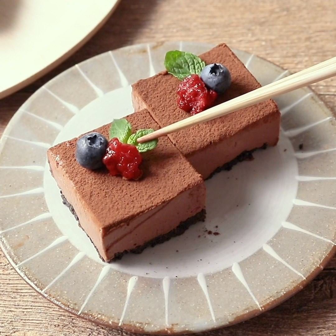 Kurashiru オーブン不要冷やし固めるだけで簡単 焼かないチョコケーキ レシピ3選 レシピのご質問はアプリでお待ちしております Ciao Nihon