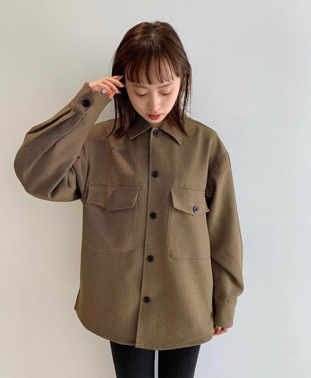 Gu For All Gu Men Cpoシャツコーデをpick Up パリッと大きめシャツで ハンサムライクな着こなし今年らしいcpoシャツのデザインが とっても似 Ciao Nihon