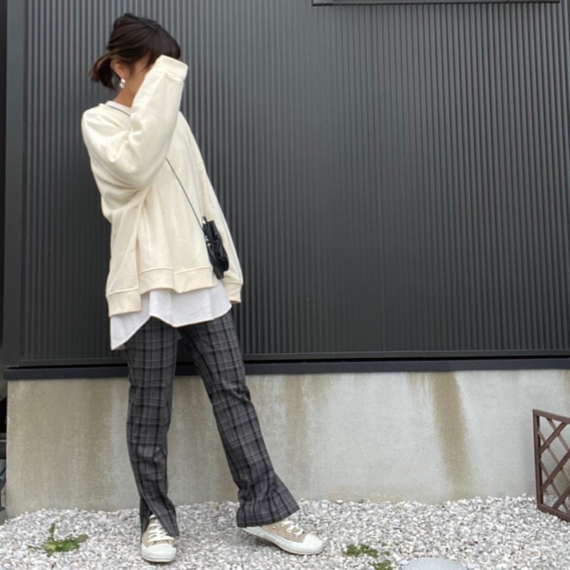Gu For All Gu Menスリムストレートスリットパンツコーデをpick Up メンズのパンツが 新鮮で可愛い裾のスリットがオシャレで シルエットも綺麗に見え Ciao Nihon Gu For All Gu Menスリムストレートスリットパンツコーデをpick Up メンズのパンツが 新鮮で可愛い裾のスリットがオシャレで シルエットも綺麗に見え Ciao Nihon