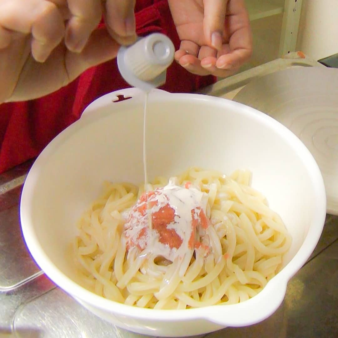 Kajiyarou いかちゃんの 塩辛とたらこのクリームうどん 冷凍うどん1玉をレンチンし解凍する 市販のたらこパスタソース1袋をあえる 熱いうちにコーヒ Ciao Nihon Kajiyarou いかちゃんの 塩辛とたらこのクリームうどん 冷凍うどん1玉をレンチンし解凍する 市販のたらこパスタソース1袋をあえる 熱いうちにコーヒ Ciao Nihon