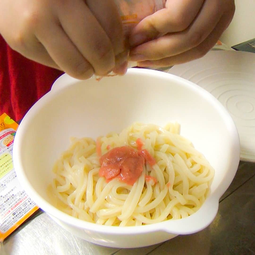 Kajiyarou いかちゃんの 塩辛とたらこのクリームうどん 冷凍うどん1玉をレンチンし解凍する 市販のたらこパスタソース1袋をあえる 熱いうちにコーヒ Ciao Nihon Kajiyarou いかちゃんの 塩辛とたらこのクリームうどん 冷凍うどん1玉をレンチンし解凍する 市販のたらこパスタソース1袋をあえる 熱いうちにコーヒ Ciao Nihon