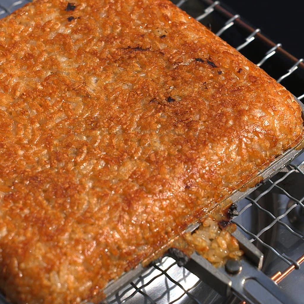 Kajiyarou コンビニきんぴらライスバーガー ボウルにご飯360g ごま油小さじ1 しょう油大さじ2を加え混ぜ合わせる ホットサンドメーカーにご飯半分を平 Ciao Nihon