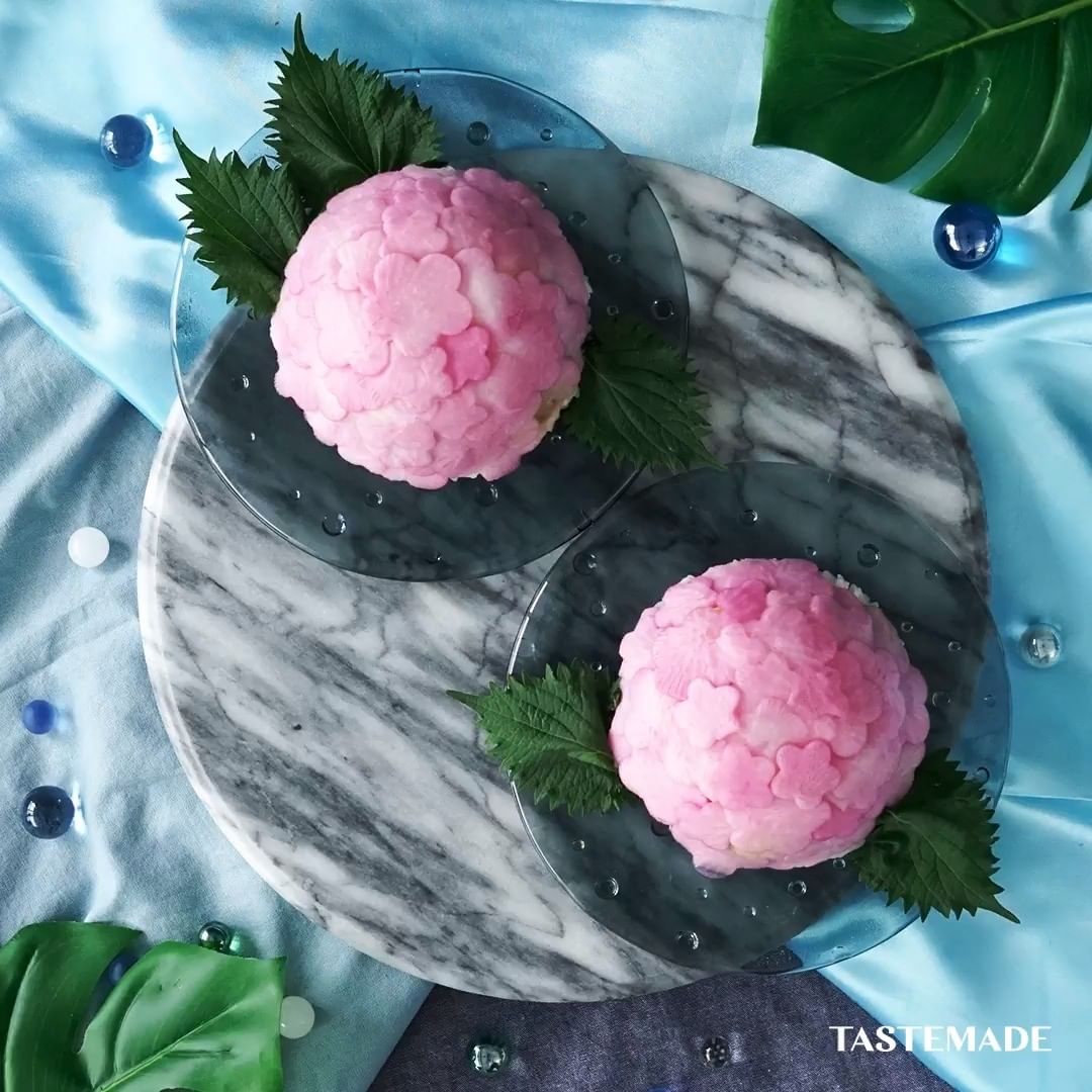 Tastemadejapan ゆかり大根で あじさいドームご飯 梅雨の時期にぴったり ゆかり大根を花びらに見立てた あじさいドームご飯です 気分がどんよりしがちな雨の日も 色鮮やか Ciao Nihon