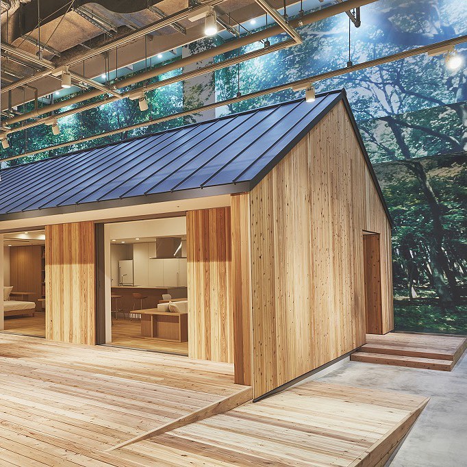 MUJI無印良品の家: 先日、東京有明店の「陽の家」を背景に小泉進次郎