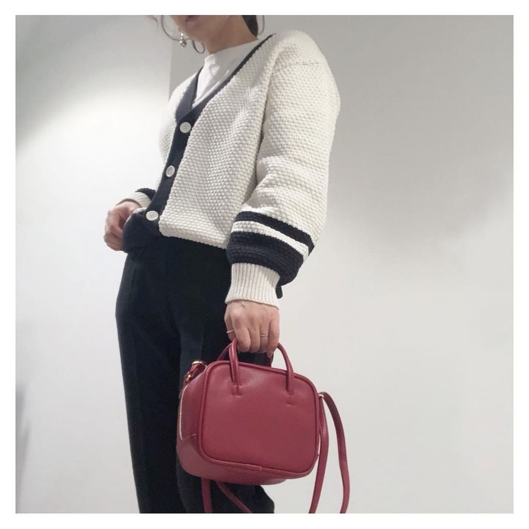 Gu For All 全身guコーデ をpick Up バイカラーvネックカーディガン 2 490 No 3325 Color 30 Natural ハイウエス Ciao Nihon Gu For All 全身guコーデ をpick Up バイカラーvネックカーディガン 2 490 No 3325 Color 30 Natural ハイウエス Ciao Nihon
