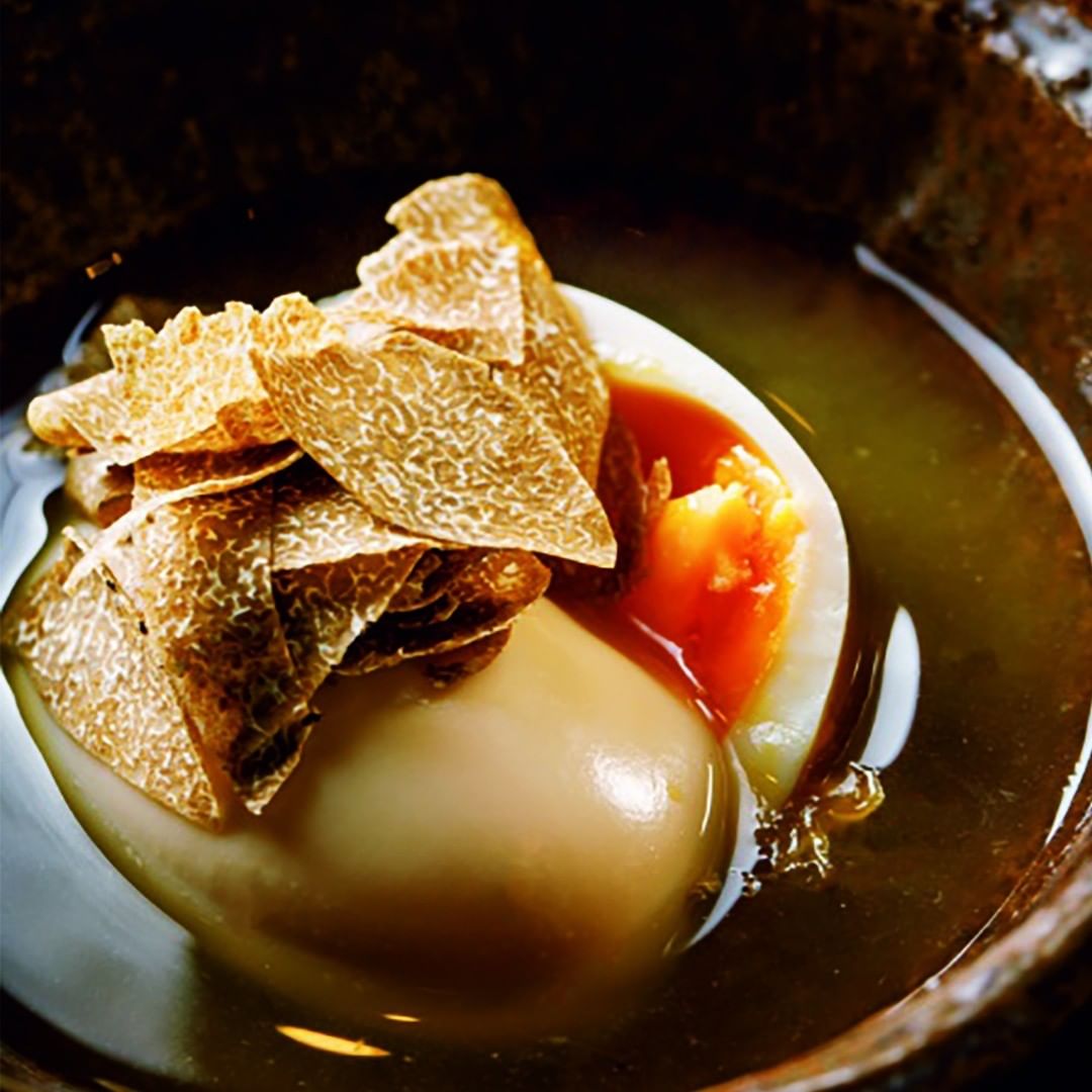 東京カレンダー 冬はしっぽり 和食デート が最高だ センス溢れる西麻布のお洒落和食5選 その 西麻布の隠れ家で 高級食材を使ったおでんに酔いしれる びのむ 西 Ciao Nihon