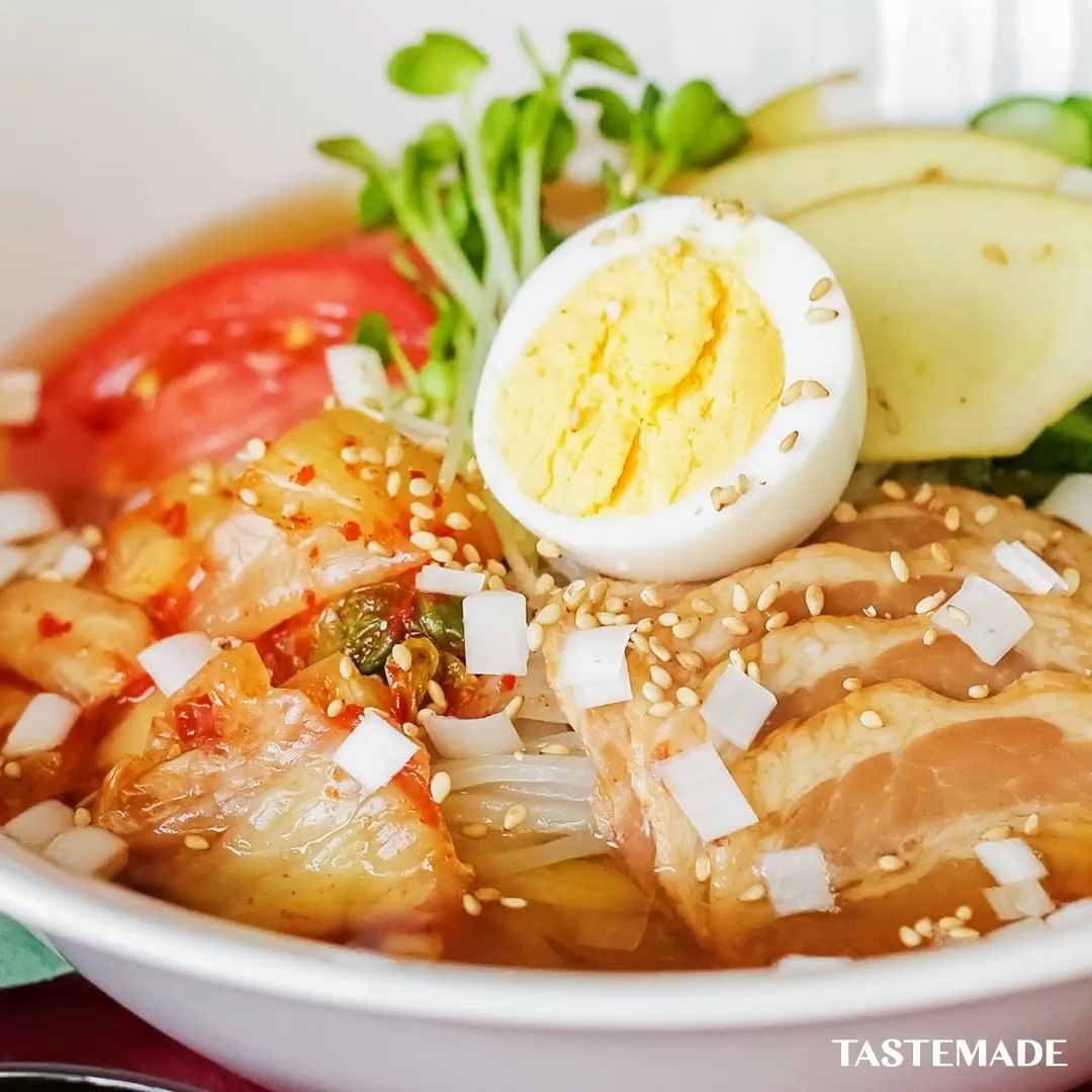 Tastemadejapan 夏始めました 盛岡冷麺 明日のお昼ご飯はカラフルな材料をのせた コクのある盛岡風の 冷麺 を作ってみては 夏はすぐそこ 材料 冷麺用麺 2人前 Ciao Nihon