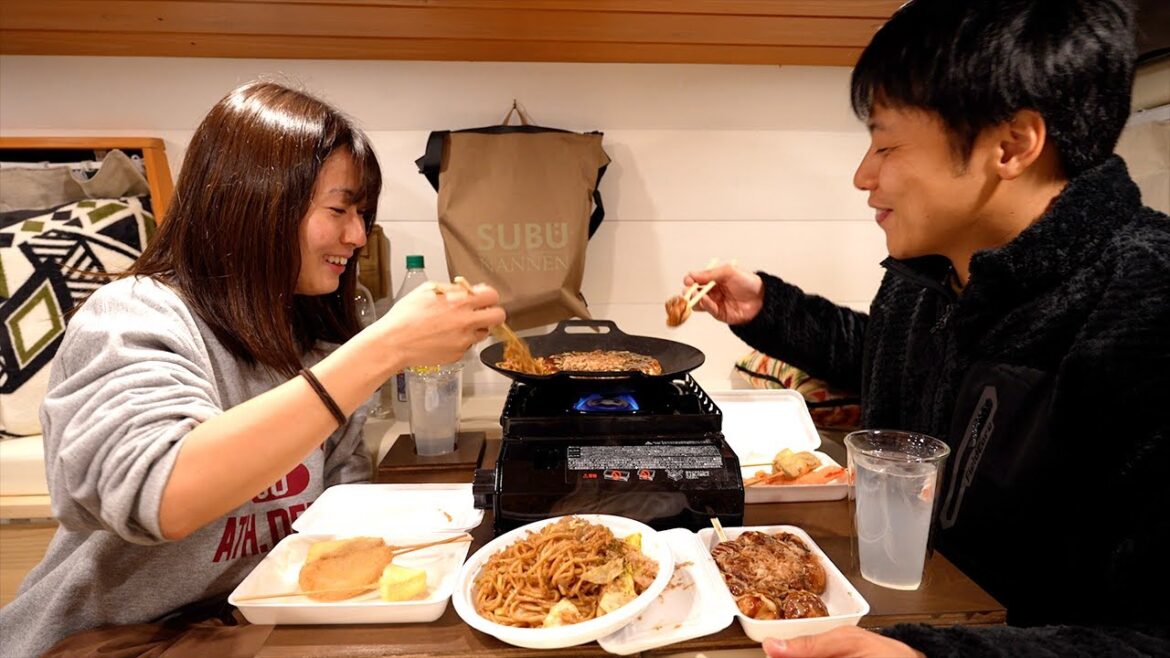深夜に食い倒れ。大阪の粉もんを求めて新世界のコインパーキングで車中泊。 深夜に食い倒れ。大阪の粉もんを求めて新世界のコインパーキングで車中泊。