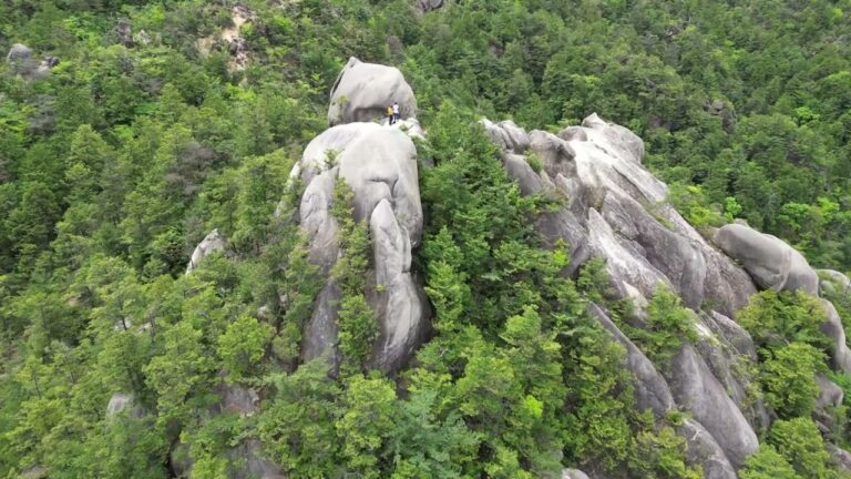 空撮　金勝アルプス 　天狗岩　Aerial photography of Konze Alps Tengu Rock