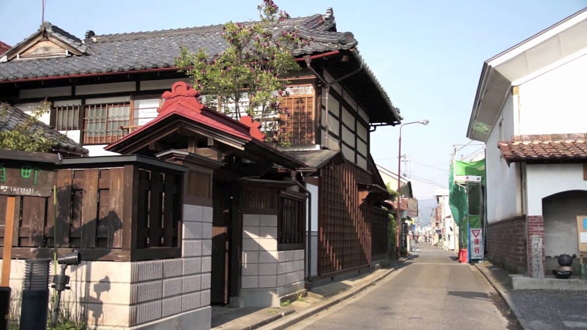 蔵の街 喜多方を行く Kitakata town which has lots of Kura garages 蔵の街 喜多方を行く Kitakata town which has lots of Kura garages