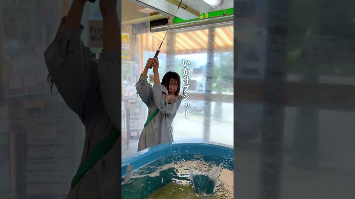 函館でイカ釣り！待ち時間ゼロの穴場スポットがすごかった… #shorts